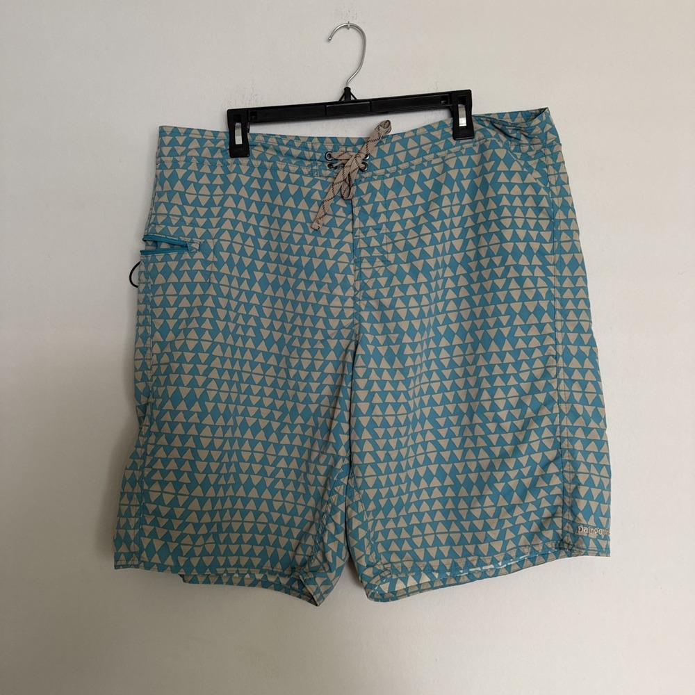 Patagonia Mens Blue Triangle Print Board Shorts Size 40 Swim Trunks Side Pocket